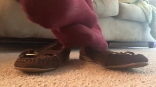 Meias altas e loafers Frieda Ann Fetish dos pés