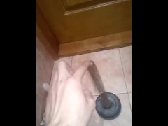 Сел на вантуз жопой! Первый раз на такую длину вошло! Подпишысь на меня в дальнейшем будет много! - Screenshot 1 of 16 - Anal