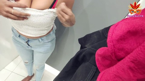 Fiton එකේ හොරෙන් ඇදුම් මාරු කරනවා බැලුවද Sri Lanka Sexy Babe puts on Pants in a fitting room