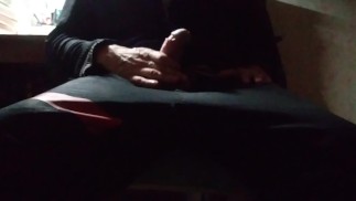 ПАПОЧКА С БОЛЬШИМ ХЕРОМ НАДРАЧИВАЕТ