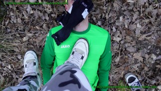 Kinky_Lucky наслаждается нашими кроссовками, носками, ступнями - часть 3 (трамплинг)