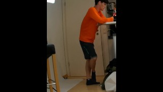 雙滲透 XXL 大雞巴在德國 twink 學院 男孩 與 拳頭 他媽的 (gayporn deutsch)