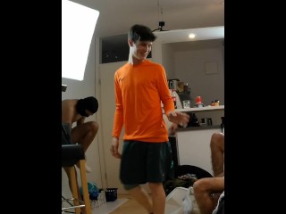 雙滲透 XXL 大雞巴在德國 Twink 學院 男孩 與 拳頭 他媽的 (gayporn Deutsch)