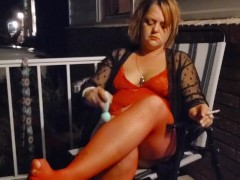 Cum smoke with me while I rub my sore body with some vibes!