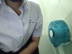 Melon Ice - นักเรียนช่วยตัวเองในสวนสาธารณะ - Screenshot 2 of 16 - Masturbate