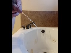 Side Pissing - Screenshot 9 of 16 - Pee