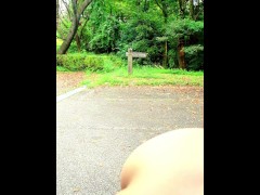 【縦動画・高画質】公園の駐車場で露出しました…！