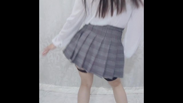 放課後TikTokのために踊ったりオナニーしたりしている大きなお尻の女子高生〜ミミミ