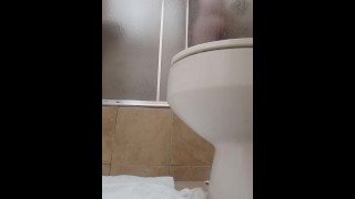 Câmera no banheiro do hotel