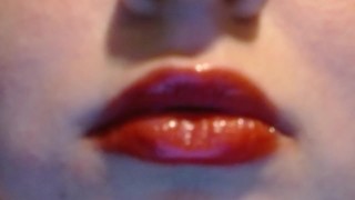 Vloeibare lippenstift langzaam aangebracht (GEEN GELUID) ASMR