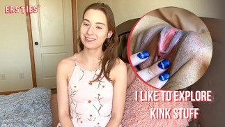 Ersties: Симпатичная ботаника мастурбирует своей любимой игрушкой