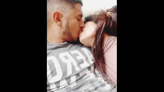 Amiga me regala sexo oral POV