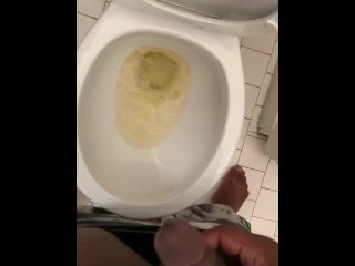 Pissing for my little cumslut🍆💦