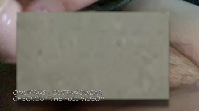 Волосатая девушка мастерит с вибратором и фаллоимитатором