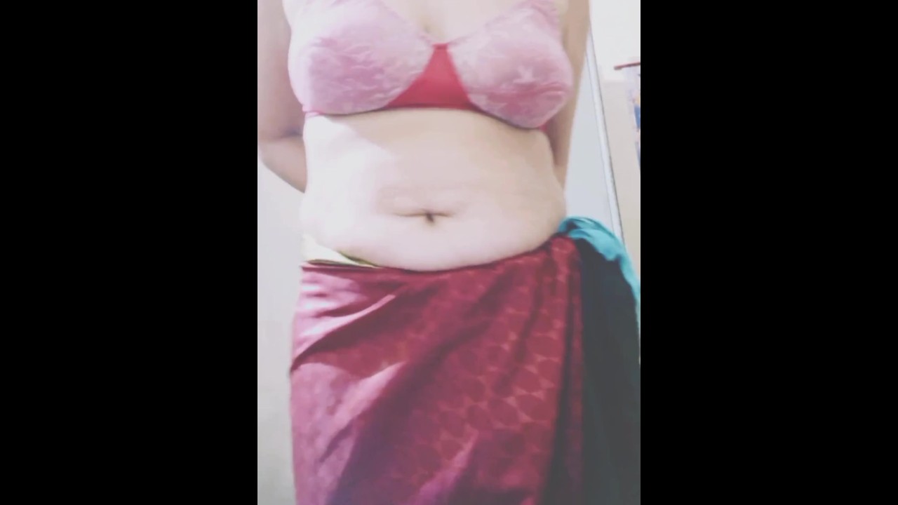 Indian aunty boob show