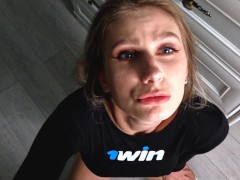 Сучка хотела изменить, парень узнал и трахнул - Screenshot 14 of 16 - Sucking Dick