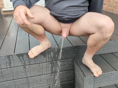 Who did it better garden piss 1 - Screenshot 6 of 16 - Pee