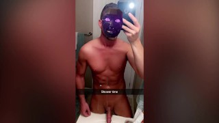 L'anteprima di Snapchat di Nick. Selfie nudi e un sacco di cazzo