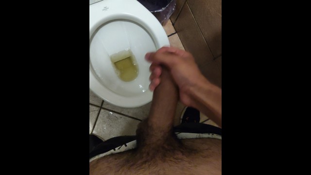 公共の場での自慰行為 #1: SHOPPING ELDORADOトイレ - Pornhub Gay