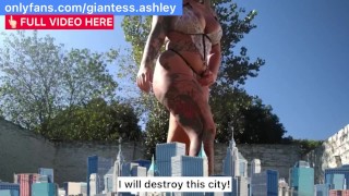 La sexy gigante Ashley destruye una ciudad en busca de su novio (SFX)