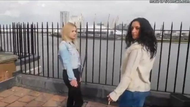Секс втроем на крыше в Лондоне