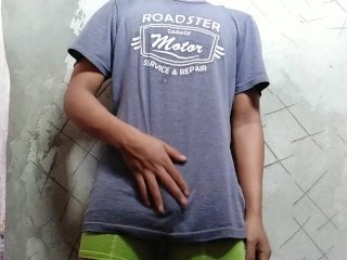 Alan Tokers masturbates in the bathroom