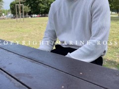 Je me fais baiser par un inconnu sur une aire d'auto route