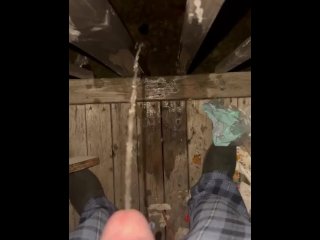 Having a pee outside.. it’s cold and feels amazing