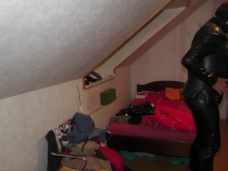 put on corsett, but problems with to big tits to close the corsett