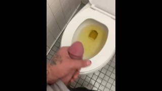ThisBoiT jerks at work(cumshot)