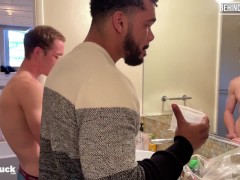 Video Big muscle BBC fucks Ivy Steele and the kicker from the football team