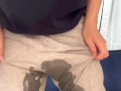 大学生、男の娘のおしがま、おもらし - Screenshot 11 of 16 - Pee