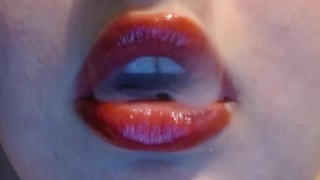 Fuma Cigarro com Whore Red Lips closeup fumaça