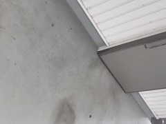 トイレに間に合わずに大量の着衣お漏らし - Screenshot 2 of 16 - Diaper