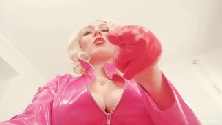 SISSY PLAY - FemDom POV - грубая Госпожа говорит о фейстрахе, растягивании своей дырочки и фут-фетише