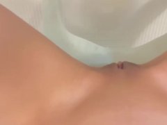 【おしっこシリーズ】パイパンのおまんこからおしっこ出します♡ - Screenshot 9 of 16 - Tight Pussy