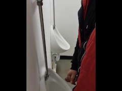 Quick cum in public toilet