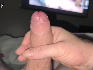 Поздняя Ночь Играю, Наблюдая, Как Я Дрочу По Телевизору!