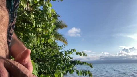 4K 60 FPS Exhibicionismo arriesgado de testiculos con masturbación en playa de Panamá