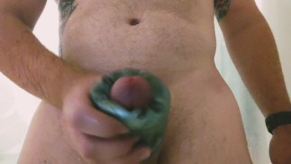 Ducha vaporoso juego en solitario masculino con enorme carga