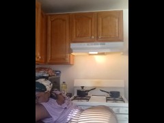 Morning With A Milf - Screenshot 14 of 16 - Chunky