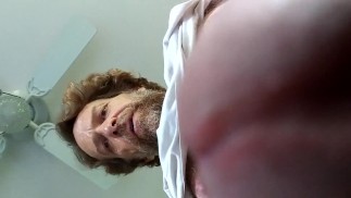Hairyartist laisse moi te baiser la gorge