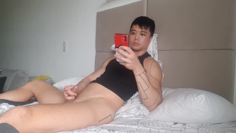 Morning jerk off watching porn from the phone Part 1