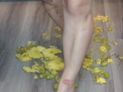 Feet Smashing Fruit Salad - Screenshot 11 of 16 - Feet