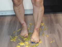 Feet Smashing Fruit Salad - Screenshot 6 of 16 - Feet