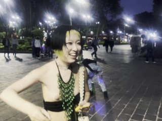 与公共闪光的夜晚。