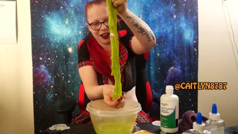 Caitlyn Makes Homemade Slime - Halloween