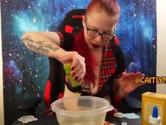 Caitlyn Makes Homemade Slime - Halloween - Screenshot 8 of 16 - Homemade