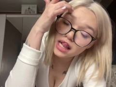 Video POV: Daddy’s girl wants to suck 