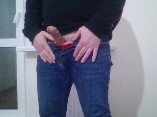Hot Jongen in Blauwe Skinny Jeans Aftrekken Zijn Lul (16cm) / Spermalading
